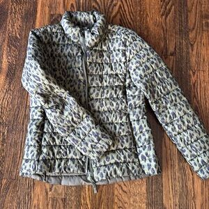 Women’s Old Navy olive green puffer jacket size small